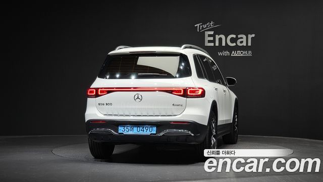 Mercedes-Benz EQB X243 EQB300 4MATIC AMG Line - фото 3