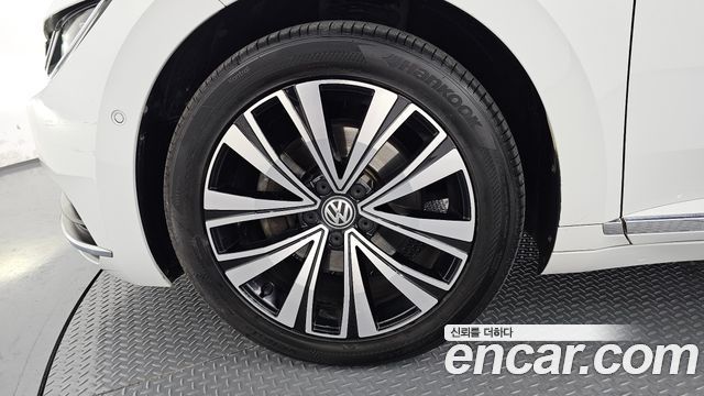 Volkswagen Arteon 2.0 TDI Premium - фото 4