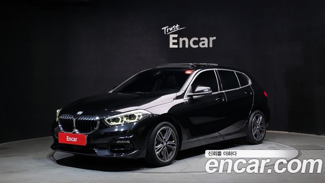BMW 1-Series F40 120i Sports - фото 0