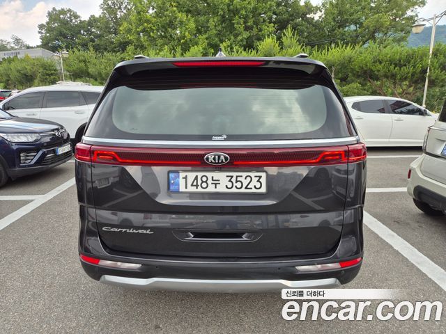 Kia Carnival 4-го поколения 9-Seater Noblesse - фото 1