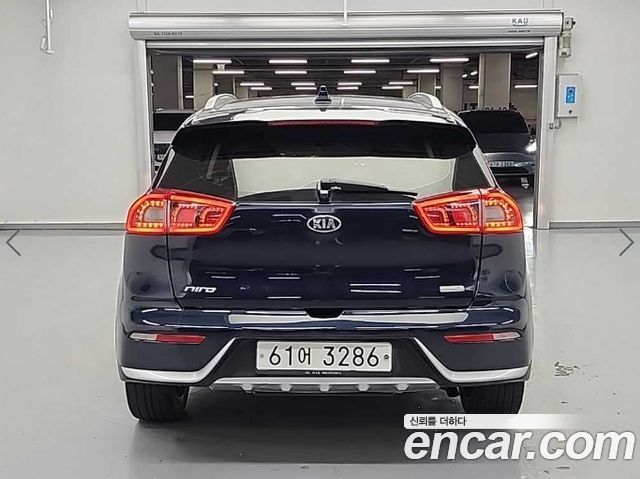 Kia Niro Prestige - фото 2