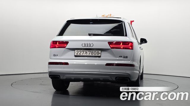 Audi Q7 45 TFSI Quattro - фото 3