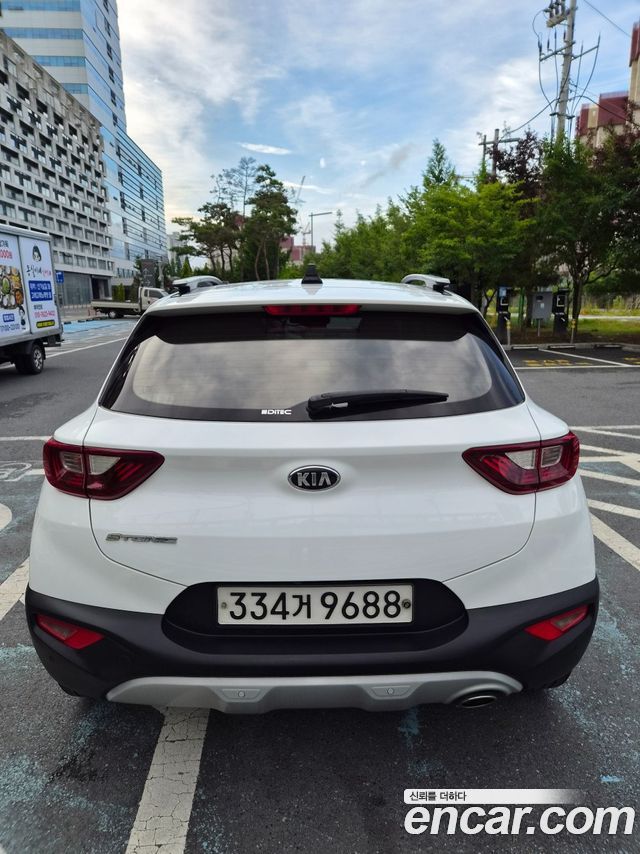 Kia Stonic 1.4 Trendy - фото 2
