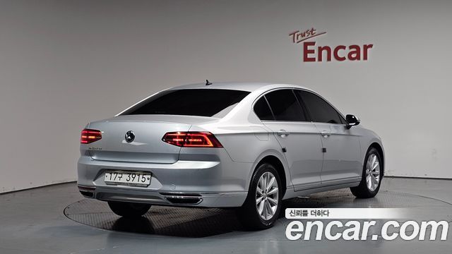 Volkswagen Passat B8 2.0 TDI - фото 0