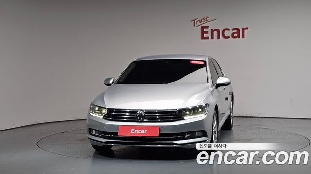 Volkswagen Passat B8 2.0 TDI - фото 1