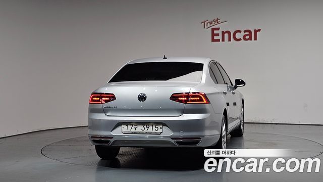 Volkswagen Passat B8 2.0 TDI - фото 2
