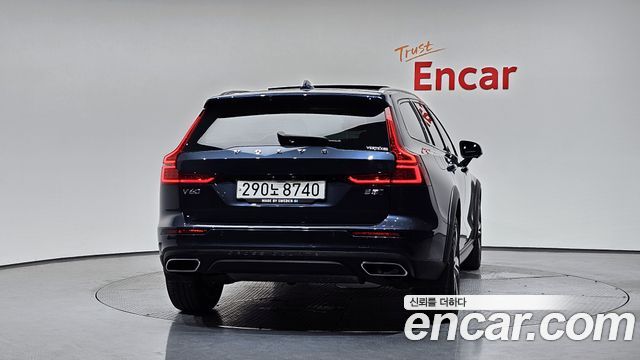 Volvo V60 2-го поколения B5 Pro AWD - фото 3