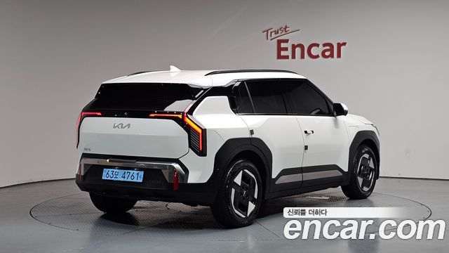 Kia EV3 Long Range 2WD Earth - фото 0