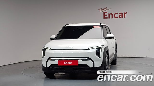 Kia EV3 Long Range 2WD Earth - фото 1