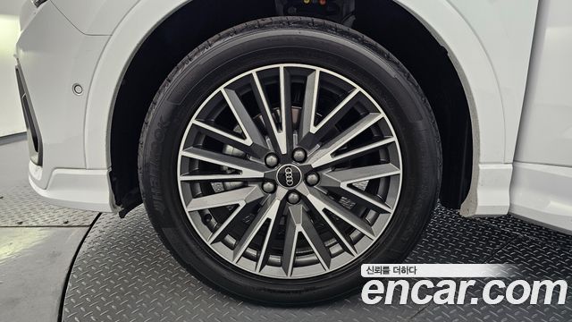 Audi Q3 F3 35 TDI Quattro Premium - фото 4