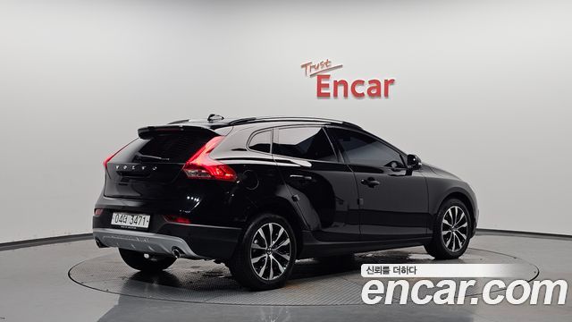Volvo V40 D3 - фото 0