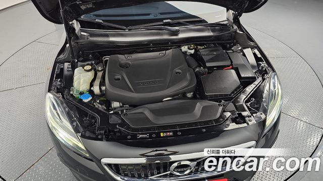 Volvo V40 D3 - фото 4