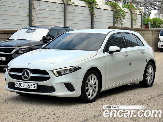 Mercedes-Benz A-Class W177 A220 Hatchback - фото 1