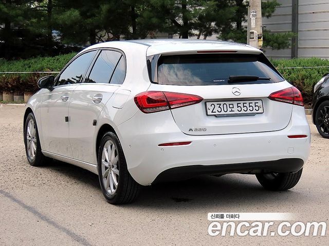 Mercedes-Benz A-Class W177 A220 Hatchback - фото 2