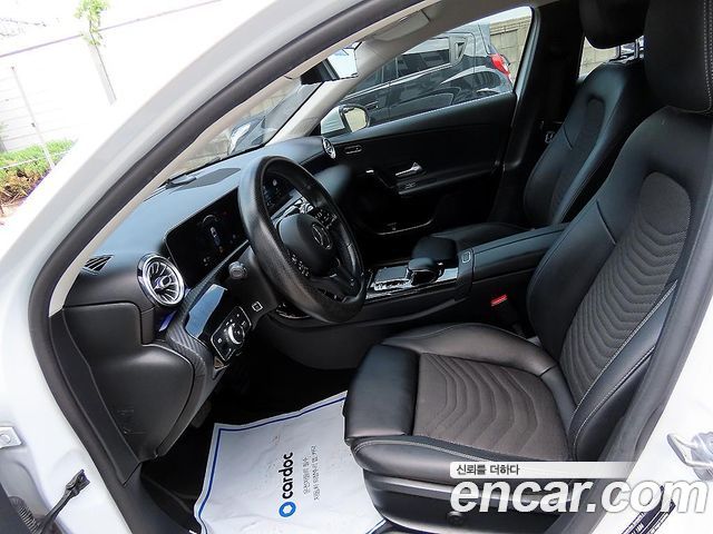 Mercedes-Benz A-Class W177 A220 Hatchback - фото 4