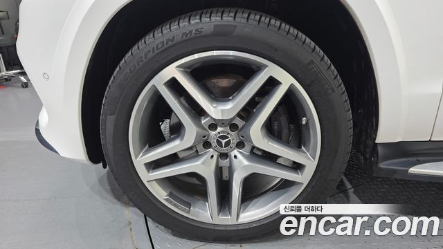 Mercedes-Benz GLS-Class X166 GLS350 d 4MATIC - фото 4