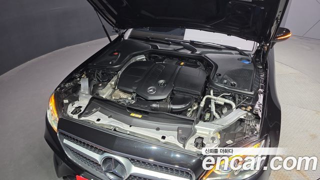 Mercedes-Benz E-Class W213 E220d Cabriolet - фото 4