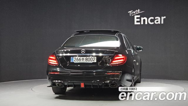Mercedes-Benz E-Class W213 E350 4MATIC AMG Line - фото 3