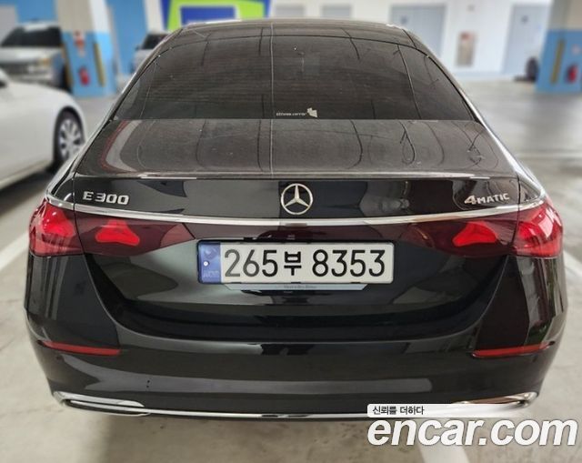 Mercedes-Benz E-Class W214 E300 4MATIC Exclusive - фото 1
