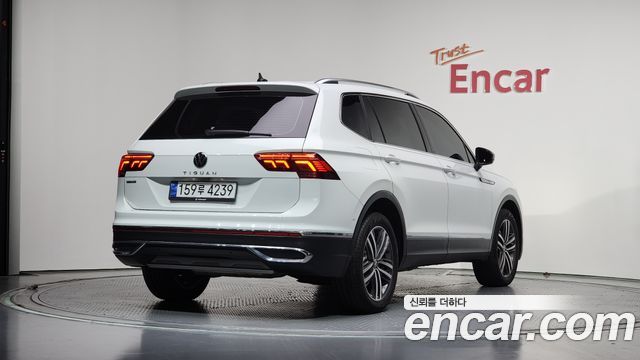 Volkswagen Tiguan 2.0 TSI Prestige - фото 1