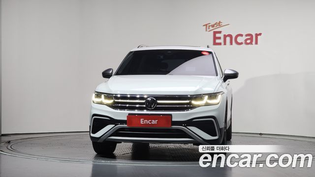 Volkswagen Tiguan 2.0 TSI Prestige - фото 2