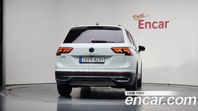 Volkswagen Tiguan 2.0 TSI Prestige - фото 3
