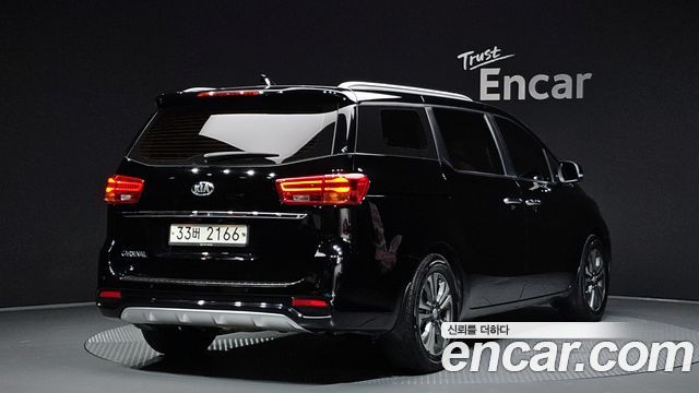 Kia Carnival Новый 9-Seater Luxury - фото 1