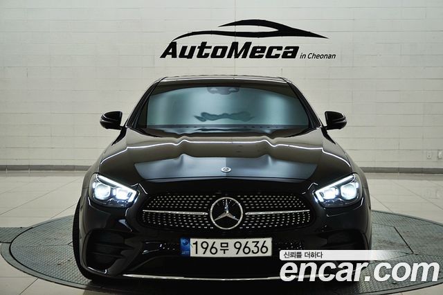 Mercedes-Benz E-Class W213 E350 4MATIC AMG Line - фото 0