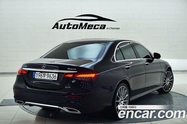 Mercedes-Benz E-Class W213 E350 4MATIC AMG Line - фото 4