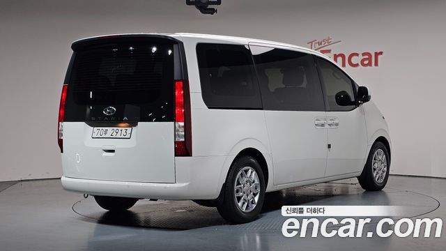 Hyundai Staria Tourer 11-Seater Modern - фото 1