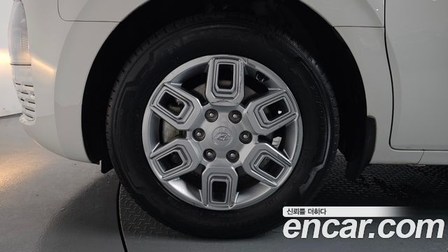 Hyundai Staria Tourer 11-Seater Modern - фото 4