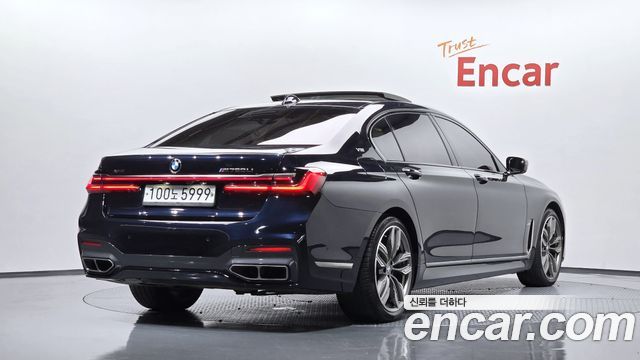 BMW 7-Series G11 M760Li xDrive - фото 0