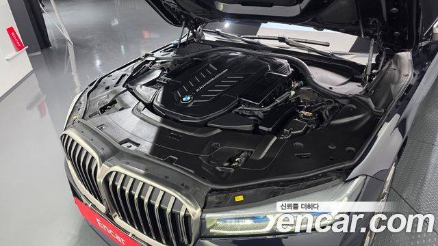 BMW 7-Series G11 M760Li xDrive - фото 4