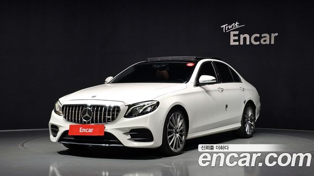 Mercedes-Benz E-Class W213 E350 4MATIC AMG Line - фото 0