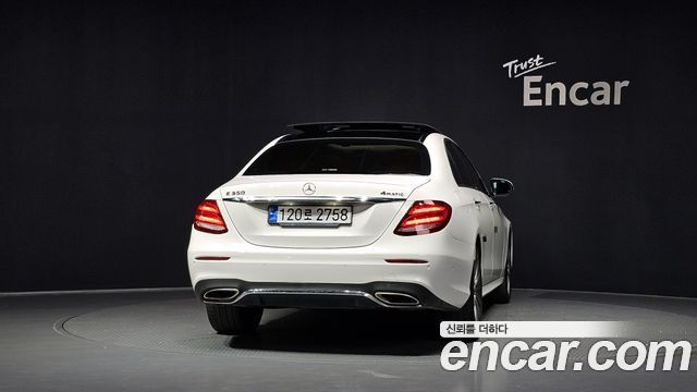 Mercedes-Benz E-Class W213 E350 4MATIC AMG Line - фото 3