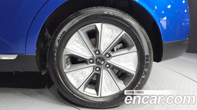 Kia Soul EV Noblesse - фото 4