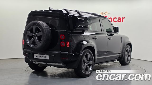 Land Rover Defender L663 110 D300 X-Dynamic HSE - фото 1