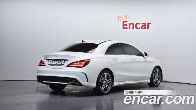 Mercedes-Benz CLA-Class C117 CLA220 AMG Line - фото 1