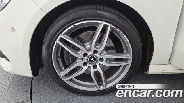 Mercedes-Benz CLA-Class C117 CLA220 AMG Line - фото 4