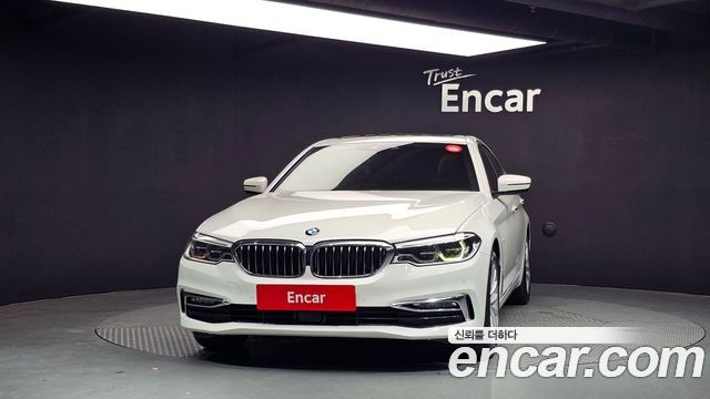 BMW 5-Series G30 520d Luxury Special Edition - фото 2