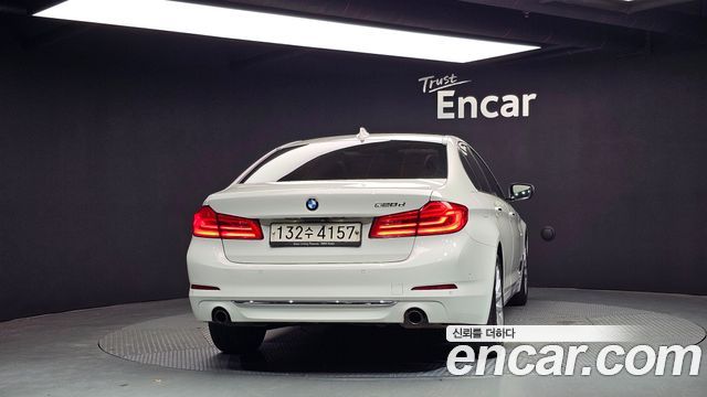 BMW 5-Series G30 520d Luxury Special Edition - фото 3