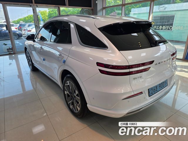 Genesis GV70 e-AWD - фото 1