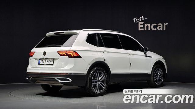 Volkswagen Tiguan 2.0 TSI Prestige - фото 1