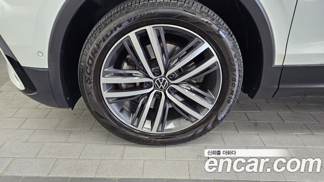 Volkswagen Tiguan 2.0 TSI Prestige - фото 4