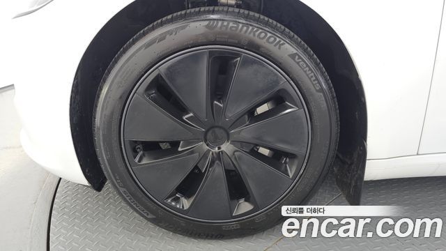 Tesla Model 3 Long Range AWD - фото 4