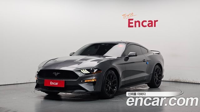 Ford Mustang Coupe - фото 0