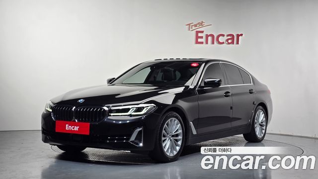 BMW 5-Series G30 530i Luxury - фото 0