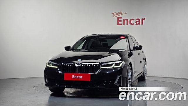 BMW 5-Series G30 530i Luxury - фото 2