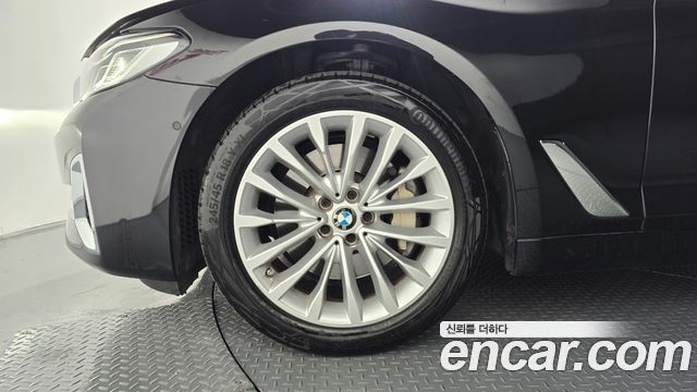 BMW 5-Series G30 530i Luxury - фото 4