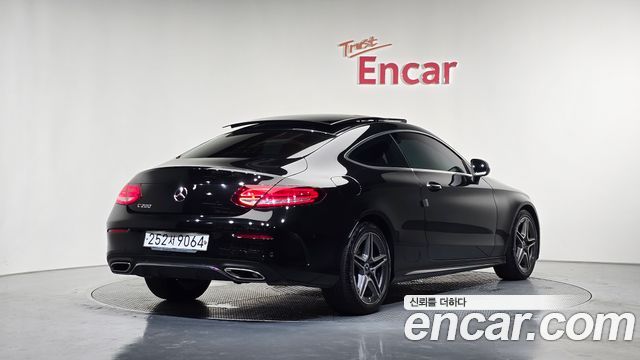 Mercedes-Benz C-Class W205 C200 Coupe - фото 1
